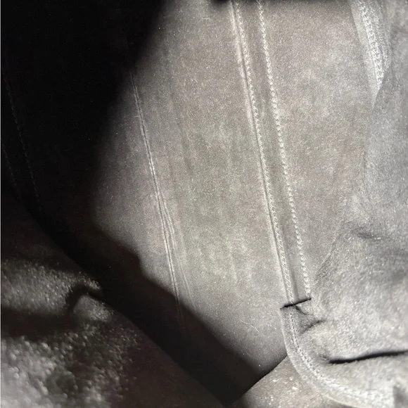 YVES SAINT LAURENT
Black Patent Leather/Suede Muse Two Bag - Picture 14 of 16